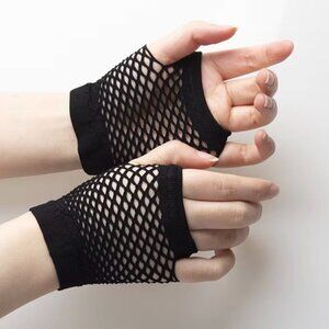 On Trend Fishnet fingerless gloves in black NEW